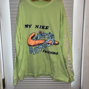 Nike Tee in Light Green